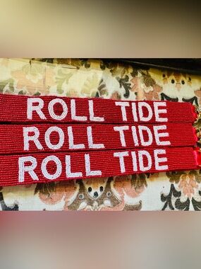 Roll Tide beaded purse strap with gold clasps hardware